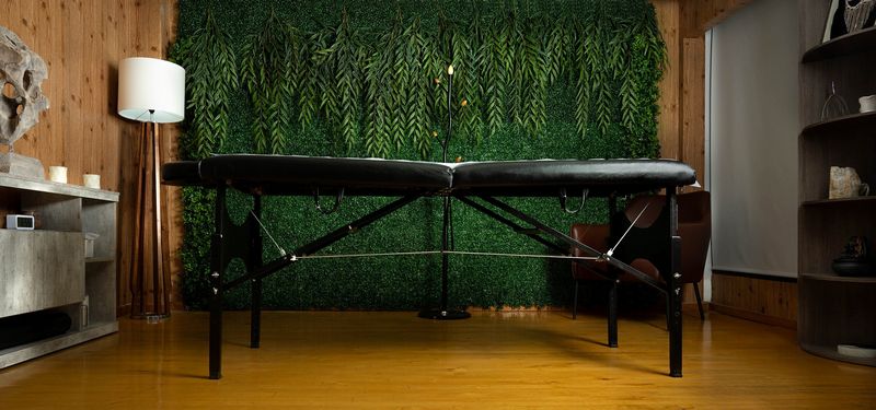 Primero lo primero: ¿qué es un masaje en pareja? 